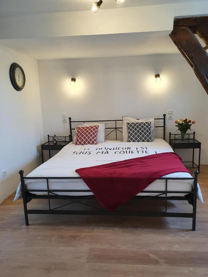 Au Petit Paradis Sainte-Gauburge-Sainte-Colombe ภายนอก รูปภาพ