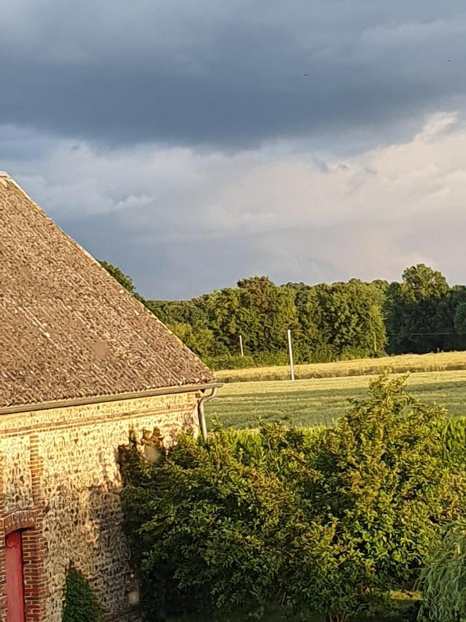 Au Petit Paradis Sainte-Gauburge-Sainte-Colombe ภายนอก รูปภาพ