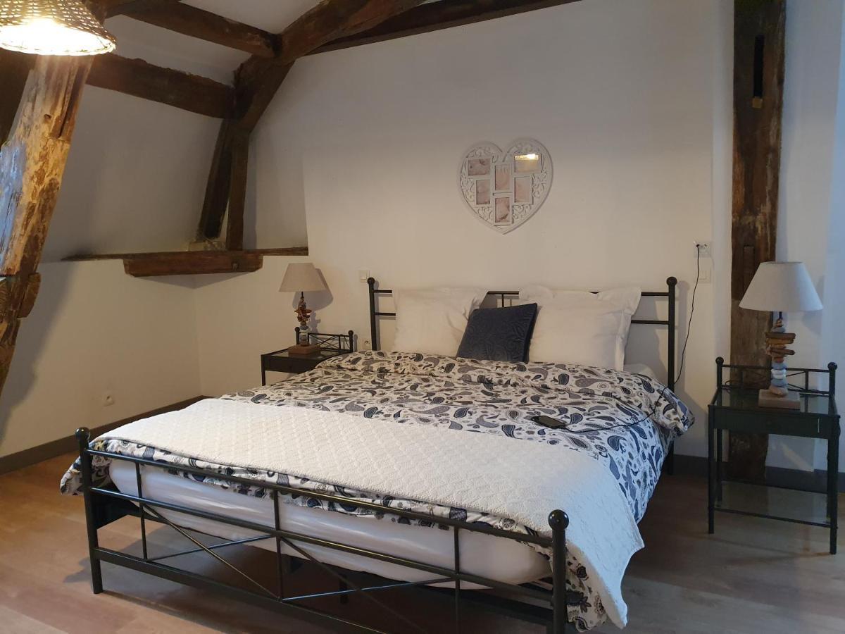 Au Petit Paradis Sainte-Gauburge-Sainte-Colombe ภายนอก รูปภาพ