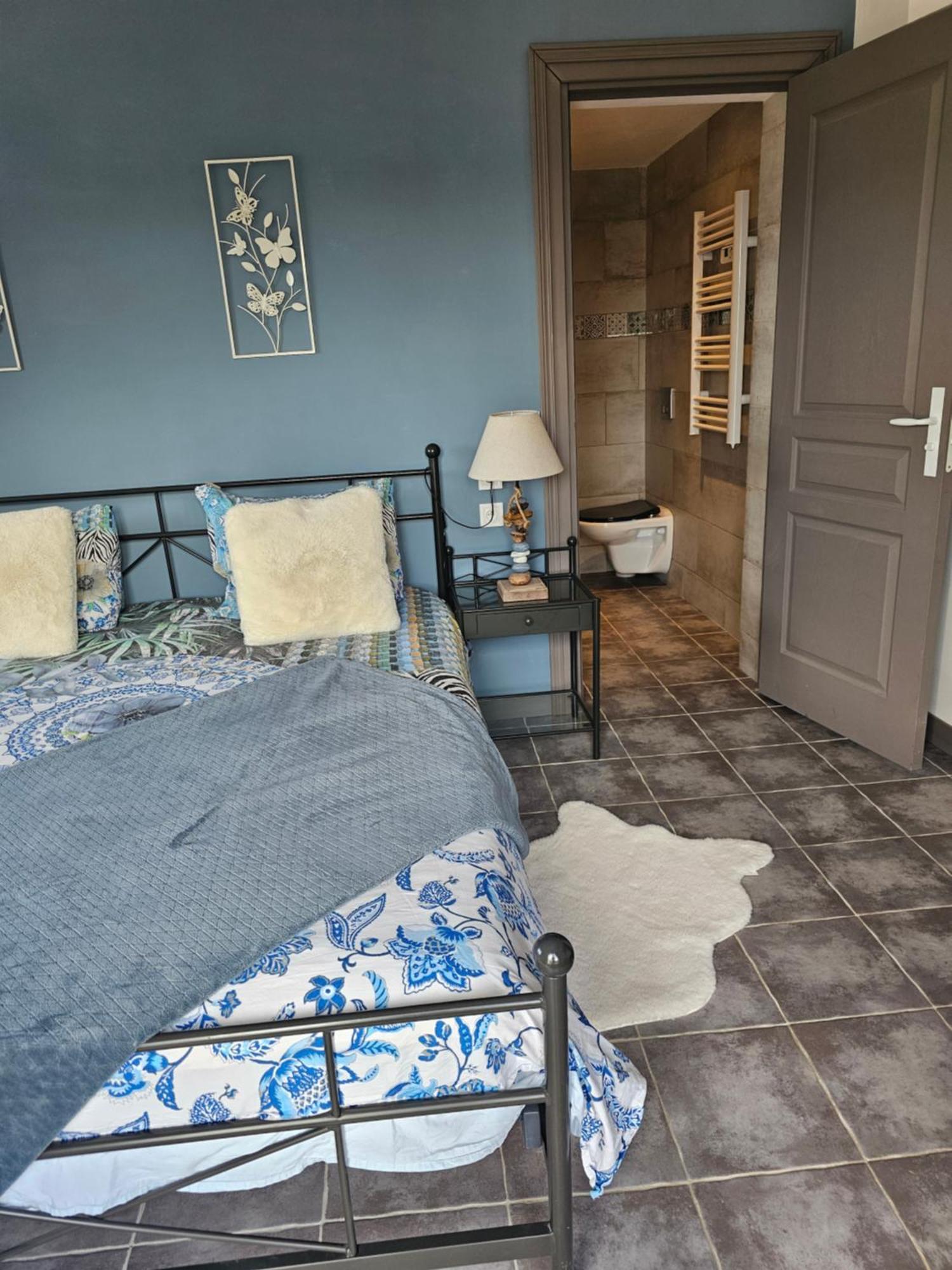 Au Petit Paradis Sainte-Gauburge-Sainte-Colombe ภายนอก รูปภาพ